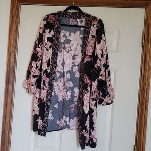 Black and rose gold flowered kimono